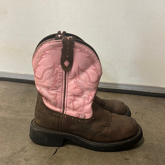 Women’s Justin Cowgirl Boots - Picture 4 of 6